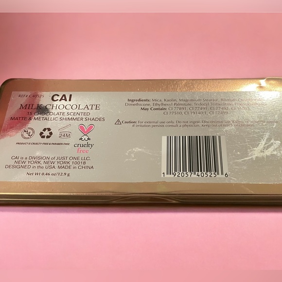 CAÍ Milk Chocolate Scented Eye Shadow Pallet - Picture 2 of 3